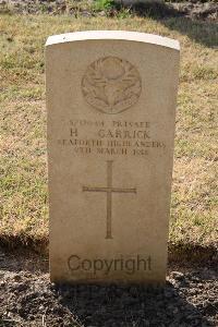 Ismailia War Memorial Cemetery - Garrick, H